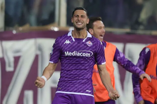 FLORENCE, ITALY - MARCH 10: Rolando Mandragora of ACF Fiorentina celebrates after scoring a goal during the Serie A TIM match between ACF Fiorentina and AS Roma - Serie A TIM at Stadio Artemio Franchi on March 10, 2024 in Florence, Italy.(Photo by Gabriele Maltinti/Getty Images)