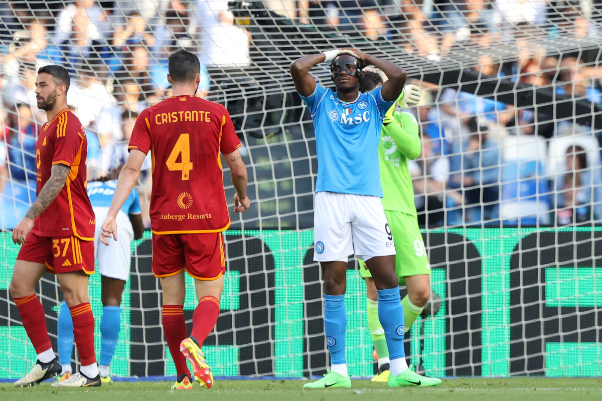 NAPLES, ITALY - APRIL 28: Victor Osimhen of SSC Napoli shows his disappointment during the Serie A TIM match between SSC Napoli and AS Roma - Serie A TIM at Stadio Diego Armando Maradona on April 28, 2024 in Naples, Italy. (Photo by Francesco Pecoraro/Getty Images)