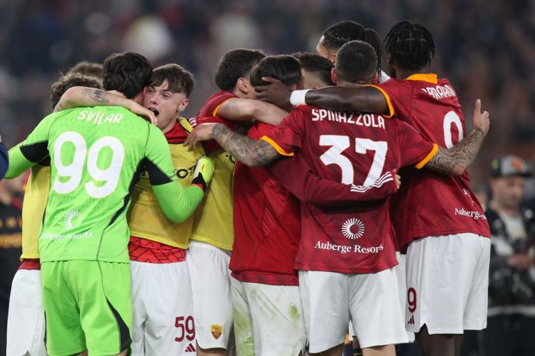 Video: De Rossi and Roma players' celebrations after derby's final ...