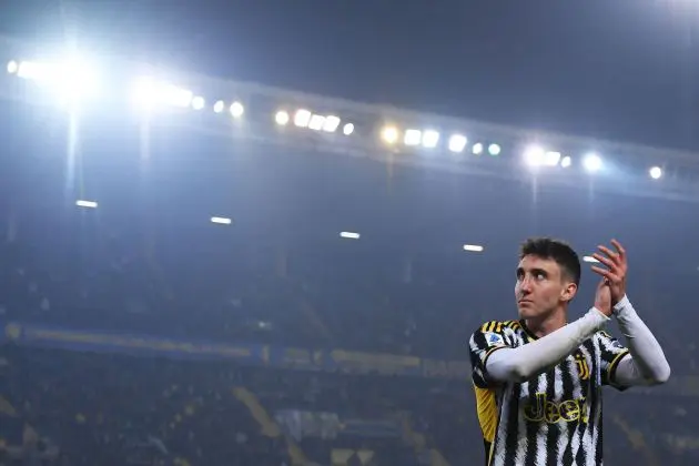 VERONA, ITALY - FEBRUARY 17: Andrea Cambiaso of Juventus applauds his fans during the Serie A TIM match between Hellas Verona FC and Juventus - Serie A TIM at Stadio Marcantonio Bentegodi on February 17, 2024 in Verona, Italy. (Photo by Alessandro Sabattini/Getty Images)
