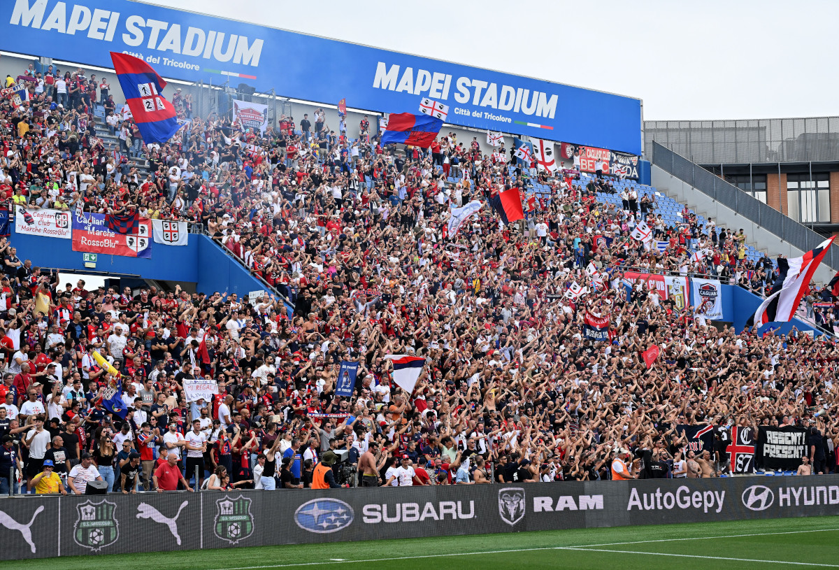 REGGIO NELL'EMILIA, ITALY - MAY 19: Fans of Cagliari Calcio during the Serie A TIM match between US Sassuolo and Cagliari at Mapei Stadium - Citta' del Tricolore on May 19, 2024 in Reggio nell'Emilia, Italy. (Photo by Alessandro Sabattini/Getty Images)