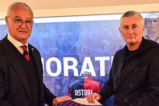 Claudio Ranieri presented with a specially printed Fiorentina shirt ahead of what is expected to be his final Serie A match, between Cagliari and Fiorentina.