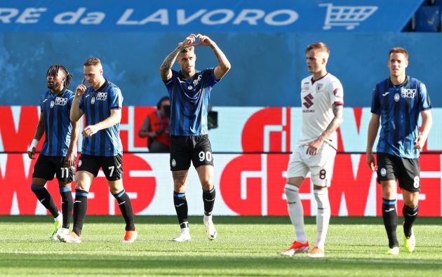 BERGAMO, ITALY - MAY 26: Gianluca Scamacca of Atalanta BC celebrates scoring his team's first goal during the Serie A TIM match between Atalanta BC and Torino FC at Gewiss Stadium on May 26, 2024 in Bergamo, Italy. (Photo by Marco Luzzani/Getty Images)