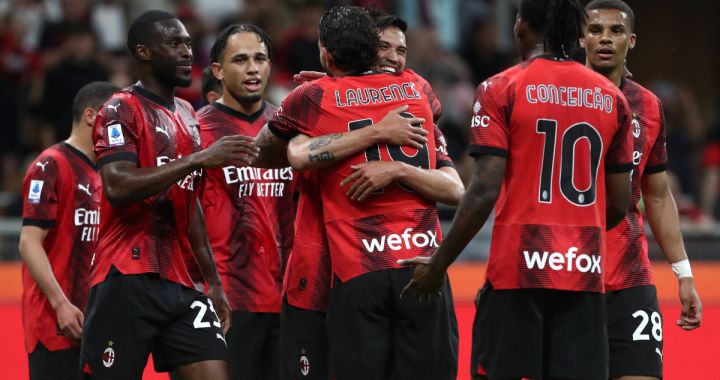 MILAN, ITALY - MAY 11: Tijjani Reijnders of AC Milan (C) celebrates scoring his team's third goal with teammates during the Serie A TIM match between AC Milan and Cagliari at Stadio Giuseppe Meazza on May 11, 2024 in Milan, Italy. (Photo by Marco Luzzani/Getty Images)