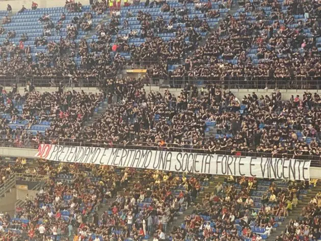 Milan ultras protest Cagliari