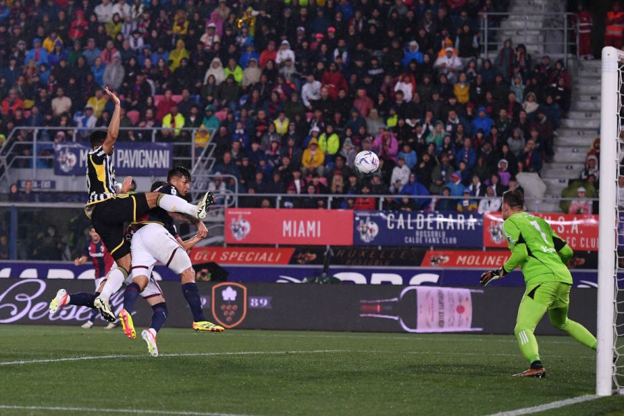 Bologna 33 Juventus Old Lady score three goals in the last 14 minutes