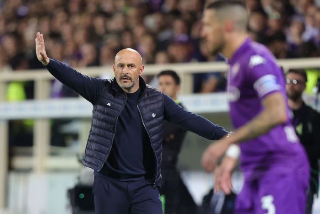 FLORENCE, ITALY - MAY 19: Head coach Vincenzo Italiano manager of ACF Fiorentina gestures during the Serie A TIM match between ACF Fiorentina and SSC Napoli at Stadio Artemio Franchi on May 19, 2024 in Florence, Italy.(Photo by Gabriele Maltinti/Getty Images)