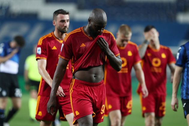 BERGAMO, ITALY - MAY 12: Romelu Lukaku of AS Roma looks dejected during the Serie A TIM match between Atalanta BC and AS Roma at Gewiss Stadium on May 12, 2024 in Bergamo, Italy. (Photo by Marco Luzzani/Getty Images)