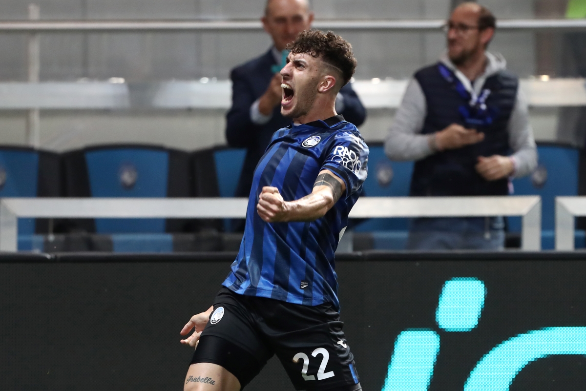 BERGAMO, ITALY - MAY 09: Matteo Ruggeri of Atalanta BC celebrates scoring his team's second goal during the UEFA Europa League 2023/24 Semi-Final second leg match between Atalanta BC and Olympique de Marseille at Stadio Atleti Azzurri d'Italia on May 09, 2024 in Bergamo, Italy. (Photo by Marco Luzzani/Getty Images)