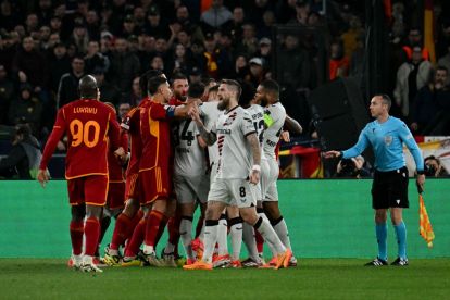 Possible reason why Roma and Bayer Leverkusen players clashed during Europa League semifinal