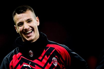 AC Milan forward Francesco Camarda warms up prior to the Serie A football match between AC Milan and Frosinone at San Siro stadium in Milan, on December 2, 2023. (Photo by Piero CRUCIATTI / AFP) (Photo by PIERO CRUCIATTI/AFP via Getty Images)