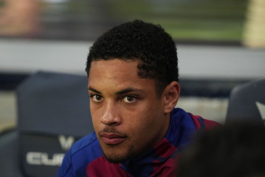 Barcelona striker Vitor Roque offered to Inter report