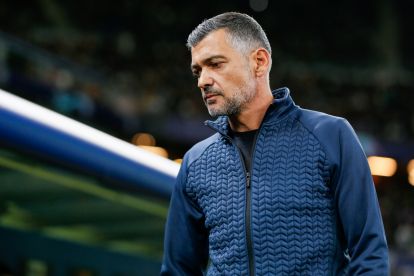 HAMBURG, GERMANY - SEPTEMBER 19: Head coach Sergio Conceicao of Porto looks on prior to the UEFA Champions League match between Shakhtar Donetsk and FC Porto at Volksparkstadion on September 19, 2023 in Hamburg, Germany. (Photo by Selim Sudheimer/Getty Images) Linked with Milan