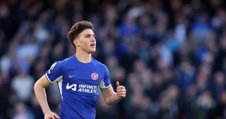 SHEFFIELD, ENGLAND - APRIL 07: Cesare Casadei of Chelsea takes to the field during the Premier League match between Sheffield United and Chelsea FC at Bramall Lane on April 07, 2024 in Sheffield, England. (Photo by George Wood/Getty Images) (Photo by George Wood/Getty Images)