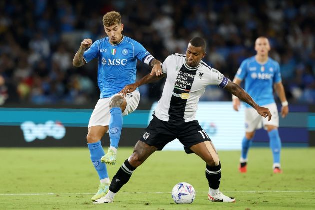 NAPLES, ITALY - SEPTEMBER 27: Walace of Udinese Calcio battles for possession with Giovanni Di Lorenzo of SSC Napoli during the Serie A TIM match between SSC Napoli and Udinese Calcio at Stadio Diego Armando Maradona on September 27, 2023 in Naples, Italy. (Photo by Francesco Pecoraro/Getty Images)