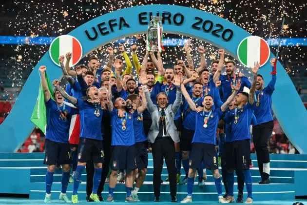 Players of Italy celebrate after winning the UEFA EURO 2020 final between Italy and England in London, Britain, 11 July 2021. EPA-EFE/Michael Regan / POOL (RESTRICTIONS: For editorial news reporting purposes only. Images must appear as still images and must not emulate match action video footage. Photographs published in online publications shall have an interval of at least 20 seconds between the posting.)