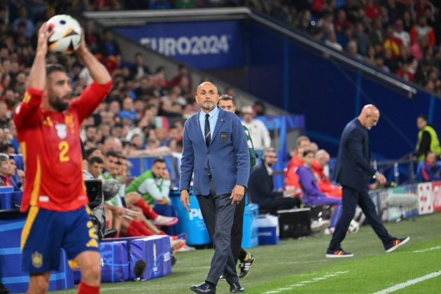 Italy's head coach Luciano Spalletti (C) looks on during the UEFA Euro 2024 Group B football match between Spain and Italy at the Arena AufSchalke in Gelsenkirchen on June 20, 2024. (Photo by Alberto PIZZOLI / AFP) (Photo by ALBERTO PIZZOLI/AFP via Getty Images)