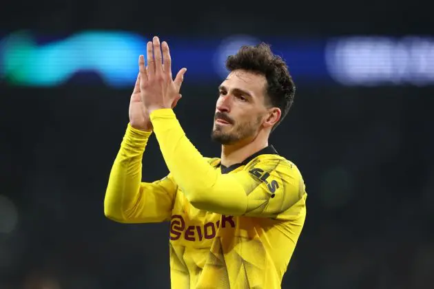 LONDON, ENGLAND - JUNE 01: Mats Hummels of Borussia Dortmund applauds the fans following defeat to Real Madrid during the UEFA Champions League 2023/24 Final match between Borussia Dortmund and Real Madrid CF at Wembley Stadium on June 01, 2024 in London, England. (Photo by Alex Pantling/Getty Images)