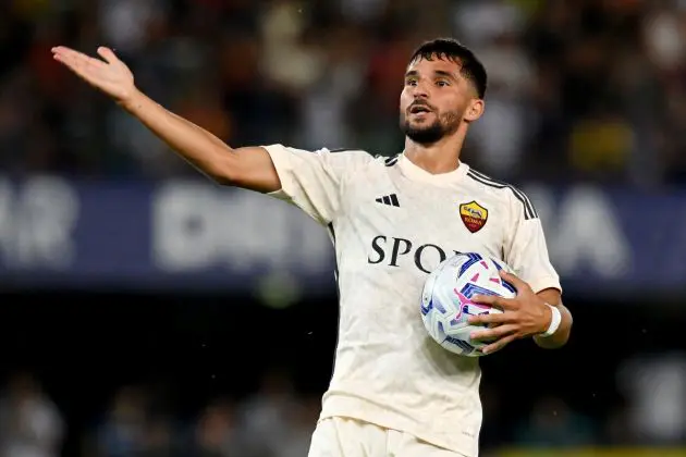 VERONA, ITALY - AUGUST 26: Houssem Aouar of AS Roma celebrates after scoring the team's first goal during the Serie A TIM match between Hellas Verona FC and AS Roma at Stadio Marcantonio Bentegodi on August 26, 2023 in Verona, Italy. (Photo by Alessandro Sabattini/Getty Images)