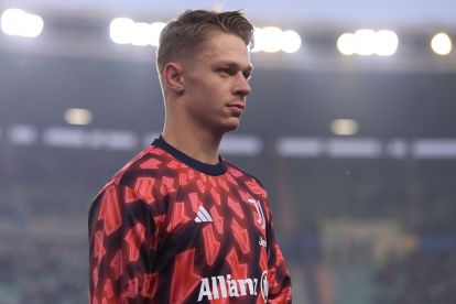 VERONA, ITALY - FEBRUARY 17: Hans Nicolussi Caviglia of Juventus looks on during the Serie A TIM match between Hellas Verona FC and Juventus - Serie A TIM at Stadio Marcantonio Bentegodi on February 17, 2024 in Verona, Italy. (Photo by Alessandro Sabattini/Getty Images) (Milan links)