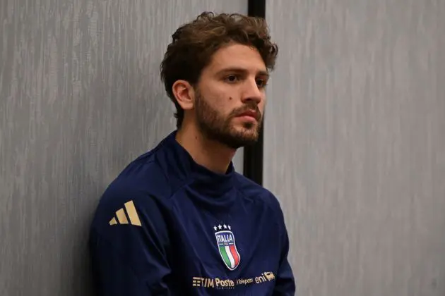FORT LAUDERDALE, FLORIDA - MARCH 22: Manuel Locatelli of Italy looks on during a Italy training session on March 22, 2024 in Fort Lauderdale, Florida. (Photo by Claudio Villa/Getty Images)