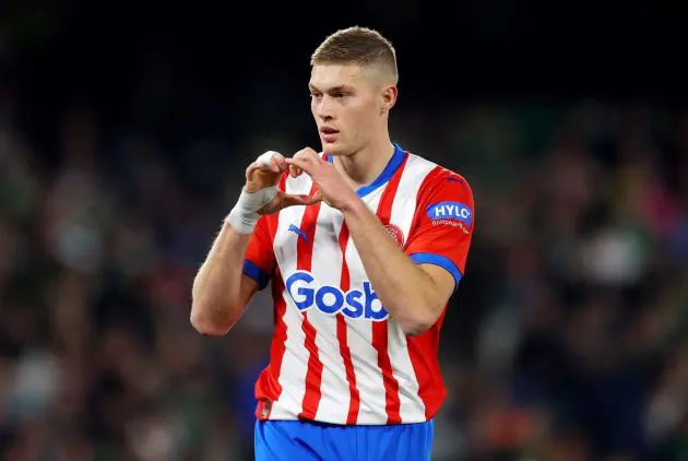 SEVILLE, SPAIN - DECEMBER 21: Artem Dovbyk of Girona FC celebrates after scoring their team's first goal from a penalty kick during the LaLiga EA Sports match between Real Betis and Girona FC at Estadio Benito Villamarin on December 21, 2023 in Seville, Spain. (Photo by Fran Santiago/Getty Images) (transfer links with Atletico Madrid, Milan and Roma)