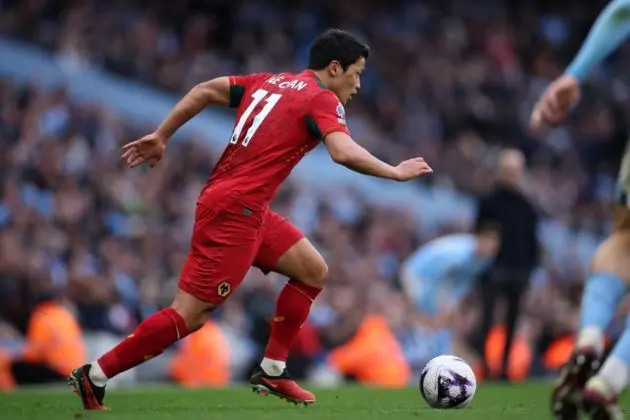 Hwang Hee-Chan of Wolverhampton in action during the English Premier League soccer match between Manchester City and Wolverhampton Wanderers in Manchester, Britain, 04 May 2024. EPA-EFE/ADAM VAUGHAN EDITORIAL USE ONLY. No use with unauthorized audio, video, data, fixture lists, club/league logos or 'live' services. Online in-match use limited to 120 images, no video emulation. No use in betting, games or single club/league/player publications.