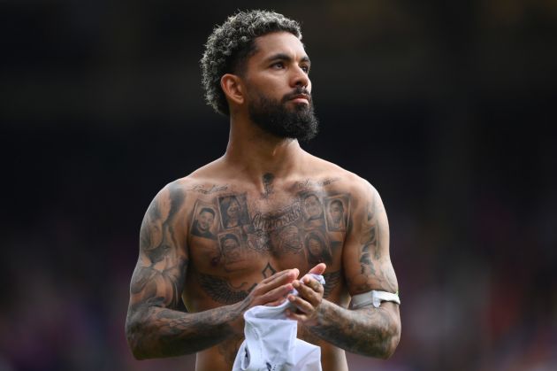 Juventus LONDON, ENGLAND - MAY 19: Douglas Luiz of Aston Villa acknowledges the fans after the Premier League match between Crystal Palace and Aston Villa at Selhurst Park on May 19, 2024 in London, England. (Photo by Alex Davidson/Getty Images)