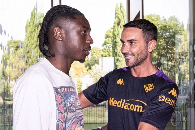 Moise Kean meets with Fiorentina head coach Raffaele Palladino ahead of his medical before joining from Juventus.