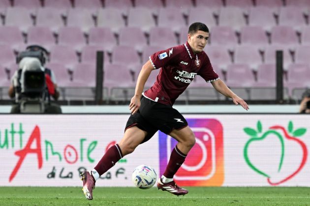 SALERNO, ITALY - MAY 20: Lorenzo Pirola of US Salernitana during the Serie A TIM match between US Salernitana and Hellas Verona FC at Stadio Arechi on May 20, 2024 in Salerno, Italy. (Photo by Francesco Pecoraro/Getty Images)