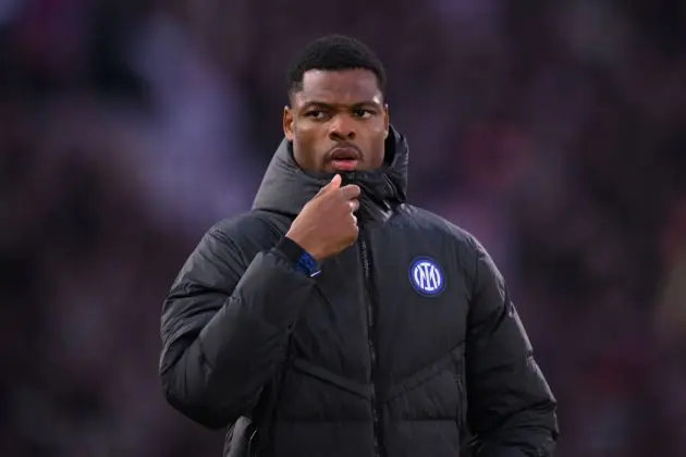 BOLOGNA, ITALY - MARCH 09: Denzel Dumfries of FC Internazionale looks on during the Serie A TIM match between Bologna FC and FC Internazionale - Serie A TIM at Stadio Renato Dall'Ara on March 09, 2024 in Bologna, Italy. (Photo by Alessandro Sabattini/Getty Images) (Photo by Alessandro Sabattini/Getty Images) (Manchester United links)