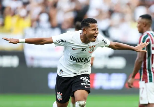 SAO PAULO, BRAZIL - APRIL 28: Roma linked Wesley of Corinthians celebrates after scoring the second goal of his team during a match between Corinthians and Fluminense as part of Brasileirao Series A at Neo Quimica Arena on April 28, 2024 in Sao Paulo, Brazil. (Photo by Alexandre Schneider/Getty Images)