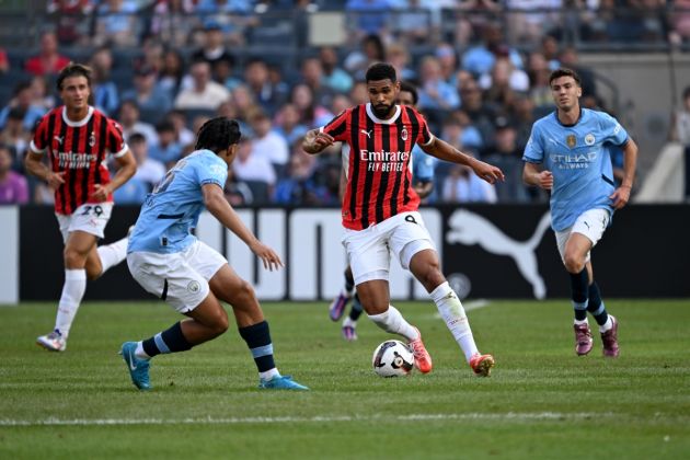 NEW YORK, NEW YORK - JULY 27: Ruben Loftus-Cheek of AC Milan drives the ball during a Pre-Season Friendly match between Manchester City and AC Milan at Yankee Stadium on July 27, 2024 in New York City. (Photo by Drew Hallowell/Getty Images)