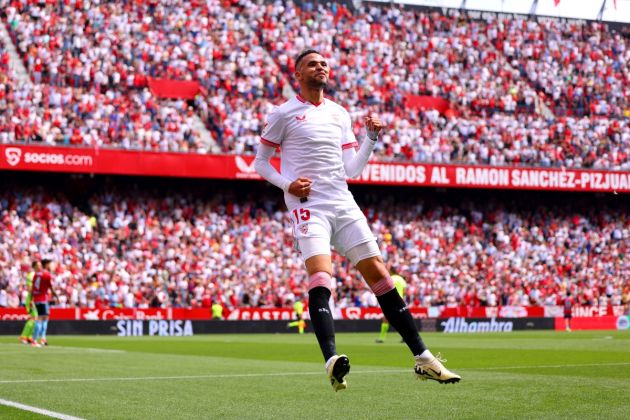 SEVILLE, SPAIN - MARCH 17: Youssef En-Nesyri of Sevilla FC celebrates scoring his team's first goal during the LaLiga EA Sports match between Sevilla FC and Celta Vigo at Estadio Ramon Sanchez Pizjuan on March 17, 2024 in Seville, Spain. (Photo by Fran Santiago/Getty Images) (Photo by Fran Santiago/Getty Images)