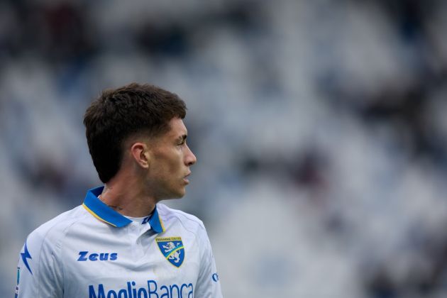 REGGIO NELL'EMILIA, ITALY - MARCH 09: Matias Soulé of Frosinone Calcio looks on during the Serie A TIM match between US Sassuolo and Frosinone Calcio - Serie A TIM at Mapei Stadium - Citta' del Tricolore on March 09, 2024 in Reggio nell'Emilia, Italy. (Photo by Francesco Scaccianoce/Getty Images)