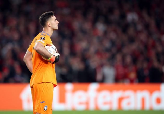 Atalanta goalkeeper Juan Musso holds the ball during the UEFA Europa League Final soccer match of Atalanta BC against Bayer 04 Leverkusen, in Dublin, Ireland, 22 May 2024. EPA-EFE/ADAM VAUGHAN (Atletico links)