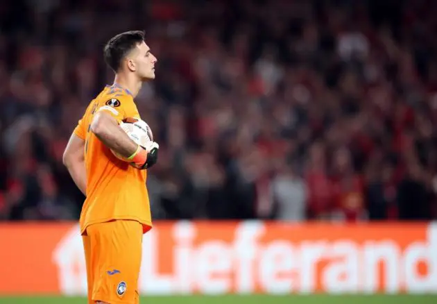 Atalanta goalkeeper Juan Musso holds the ball during the UEFA Europa League Final soccer match of Atalanta BC against Bayer 04 Leverkusen, in Dublin, Ireland, 22 May 2024. EPA-EFE/ADAM VAUGHAN (Atletico links)