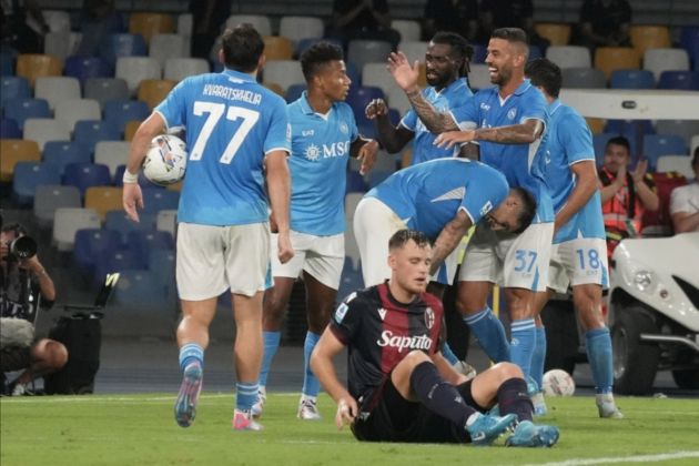 Napoli’s forward Giovanni Simeone jubilates with his teammate after scoring during the Italian Serie A soccer match SSC Napoli vs FC Bologna at 'Diego Armando Maradona' stadium in Naples, Italy, 25 August 2024 EPA-EFE/CESARE ABBATE