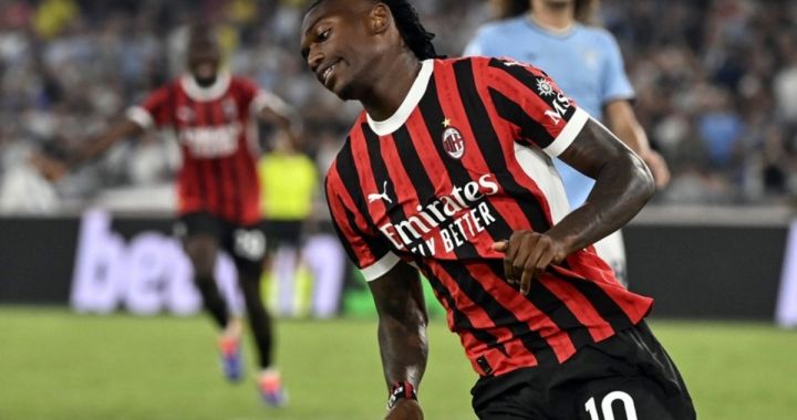 Milan's Rafael Leao reactsafter scoring the goal during the Serie A soccer match between SS Lazio and AC Milan at the Olimpico stadium in Rome, Italy, 31 August 2024. EPA-EFE/RICCARDO ANTIMIANI