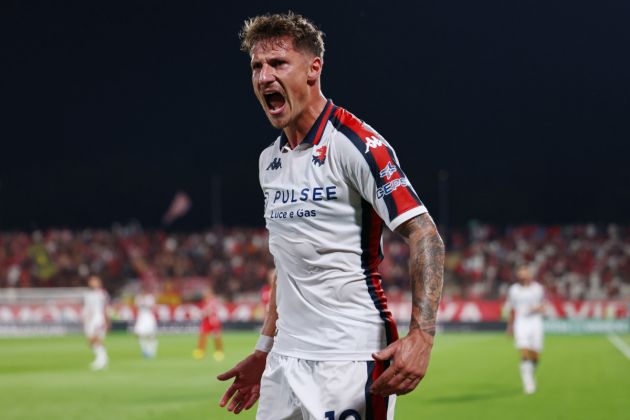 MONZA, ITALY - AUGUST 24: Andrea Pinamonti of Genoa CFC reacts during the Serie A match between Monza and Genoa at U-Power Stadium on August 24, 2024 in Monza, Italy. (Photo by Francesco Scaccianoce/Getty Images)