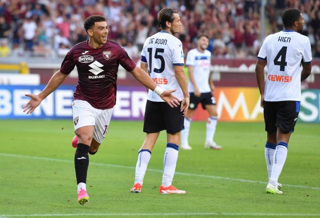 epa11564712 Torino's Che Adams jubilates after scoring the 2-1 lead during the Italian Serie A soccer match Torino FC vs Atalanta Bergamasca Calcio at the Olimpico Grande Torino Stadium in Turin, Italy, 25 August 2024. EPA-EFE/ALESSANDRO DI MARCO