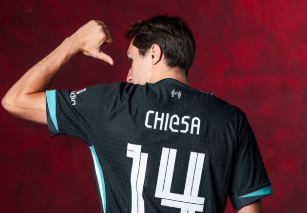 Chiesa no.14 Liverpool away jersey after announcement of permanent transfer from Juventus