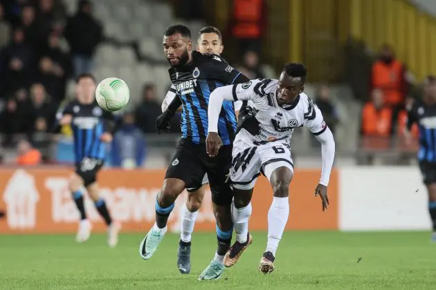 Club's Igor Thiago and Lugano's Jhon Espinoza fight for the ball during a soccer game between Belgian soccer team Club Brugge KV and Swiss FC Lugano, Thursday 09 November 2023 in Brugge, on day 4 of the group phase of the UEFA Conference League competition, in group D. BELGA PHOTO BRUNO FAHY (Photo by BRUNO FAHY / BELGA MAG / Belga via AFP) (Photo by BRUNO FAHY/BELGA MAG/AFP via Getty Images)