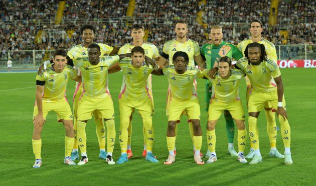 PESCARA, ITALY - AUGUST 03: Team of Juventus FC prior the Pre-season Frienldy match between Juventus FC and Brest at Stadio Adriatico Giovanni Cornacchia on August 03, 2024 in Pescara, Italy. (Photo by Giuseppe Bellini/Getty Images)