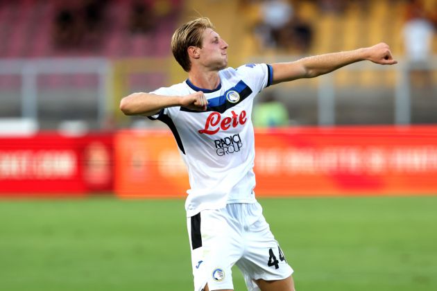 LECCE, ITALY - AUGUST 19: Marco Brescianini of Atalanta celebrates after scoring his team's opening goal during the Serie A match between Lecce and Atalanta at Stadio Via del Mare on August 19, 2024 in Lecce, Italy. (Photo by Maurizio Lagana/Getty Images)