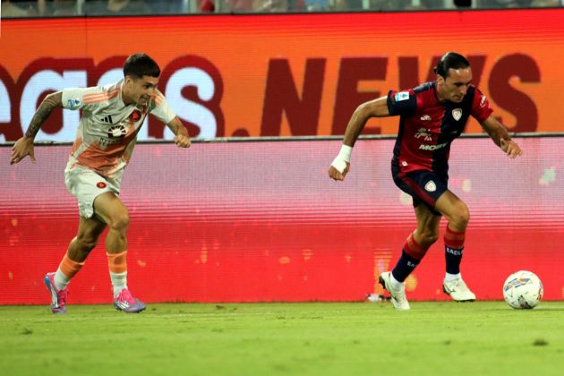 CAGLIARI, ITALY - AUGUST 18: Tommaso Augello of Cagliari in action during the Serie A match between Cagliari and AS Roma at Sardegna Arena on August 18, 2024 in Cagliari, Italy. (Photo by Enrico Locci/Getty Images) Matias Soule