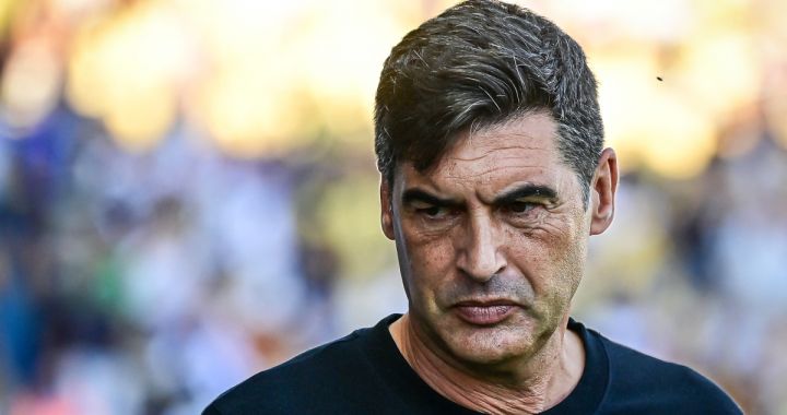 AC Milan's Portuguese headcoach Paulo Fonseca looks on ahead of the Italian Serie A football match between Parma Calcio 1913 and AC Milan at Ennio-Tardini Stadium in Parma, on August 24, 2024. (Photo by Piero CRUCIATTI / AFP) (Photo by PIERO CRUCIATTI/AFP via Getty Images)