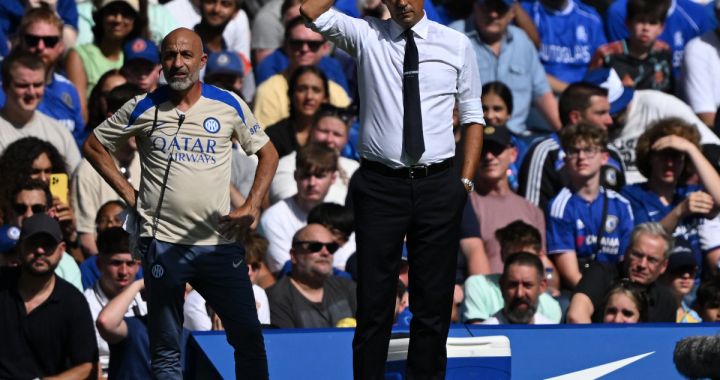 Inter Milan's Italian coach Simone Inzaghi reacts during the pre-season friendly football match between Chelsea and Inter Milan at the Stamford Bridge stadium in London on August 11, 2024. (Photo by JUSTIN TALLIS / AFP) (Photo by JUSTIN TALLIS/AFP via Getty Images)