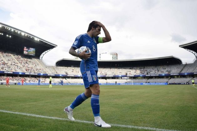 Former Milan midfielder, Italy's Sandro Tonali reacts prepares for a throw-in during the UEFA Under-21 Championship group stage match between Switzerland and Italy in Cluj, Romania, 25 June 2023. EPA-EFE/ALEX NICODIM