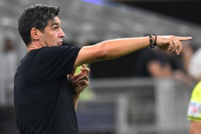 AC Milan's head coach Paulo Fonseca gives instructions during the 'Silvio Berlusconi'-Trophy soccer match between AC Milan and Monza at the Giuseppe Meazza stadium in Milan, Italy, 13 August 2024. EPA-EFE/DANIEL DAL ZENNARO